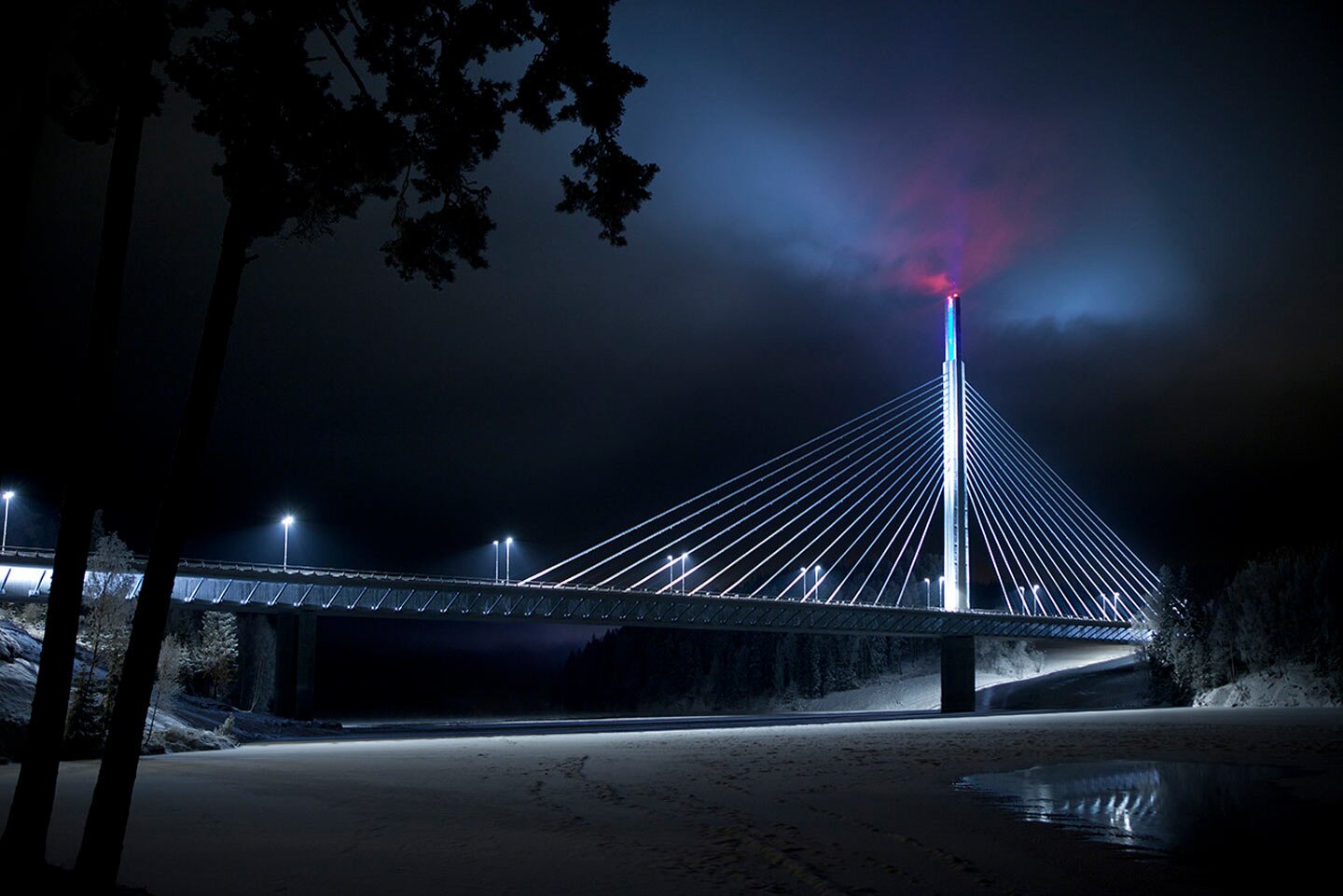 Ekspertyza polegająca na wykryciu nieszczelności w zbiornikach do mieszania lekarstw w celu wyeliminowania zanieczyszczeń leku – wykryto wszystkie nieszczelności, badanie powtórzono po naprawach.